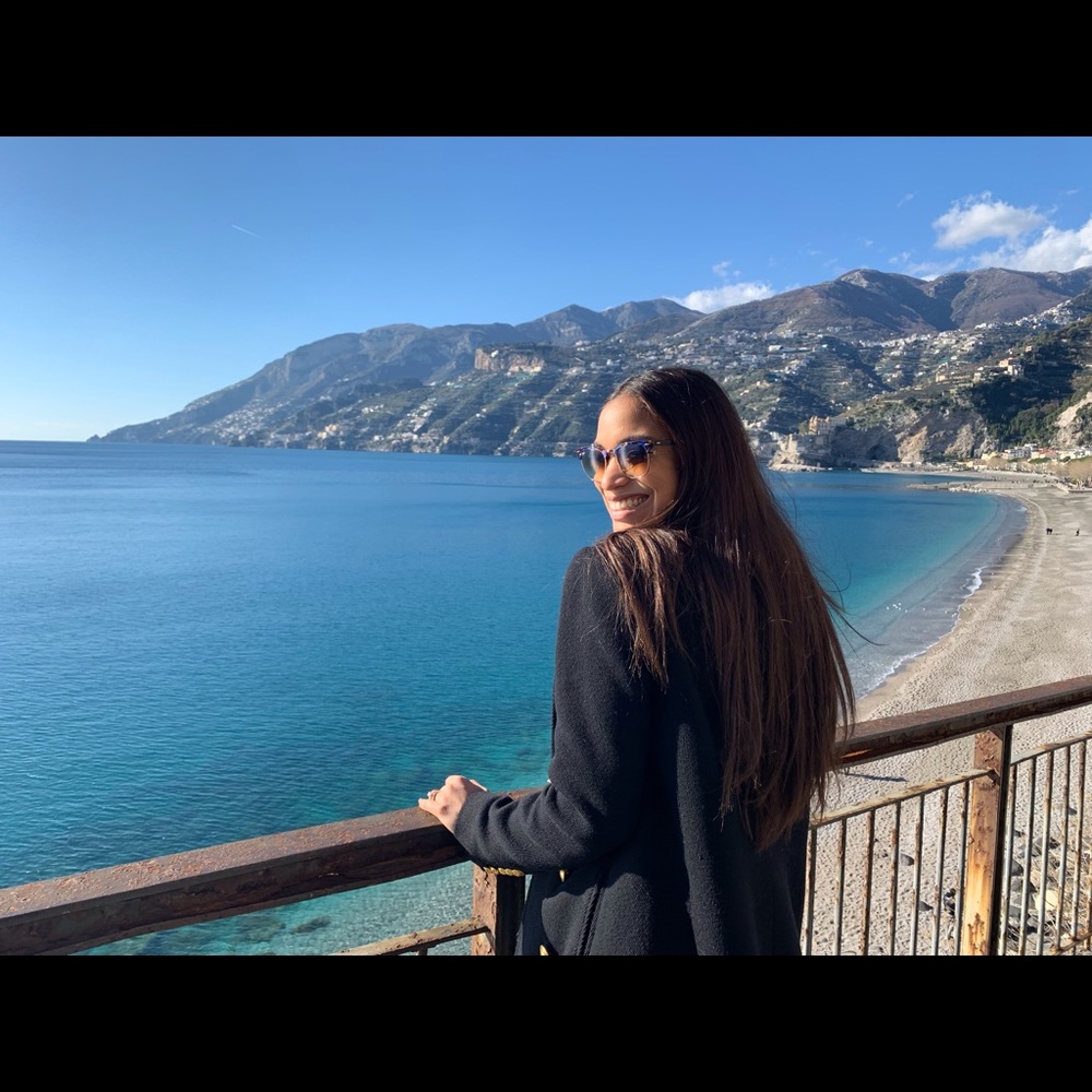 Meet your Posher, Crystal